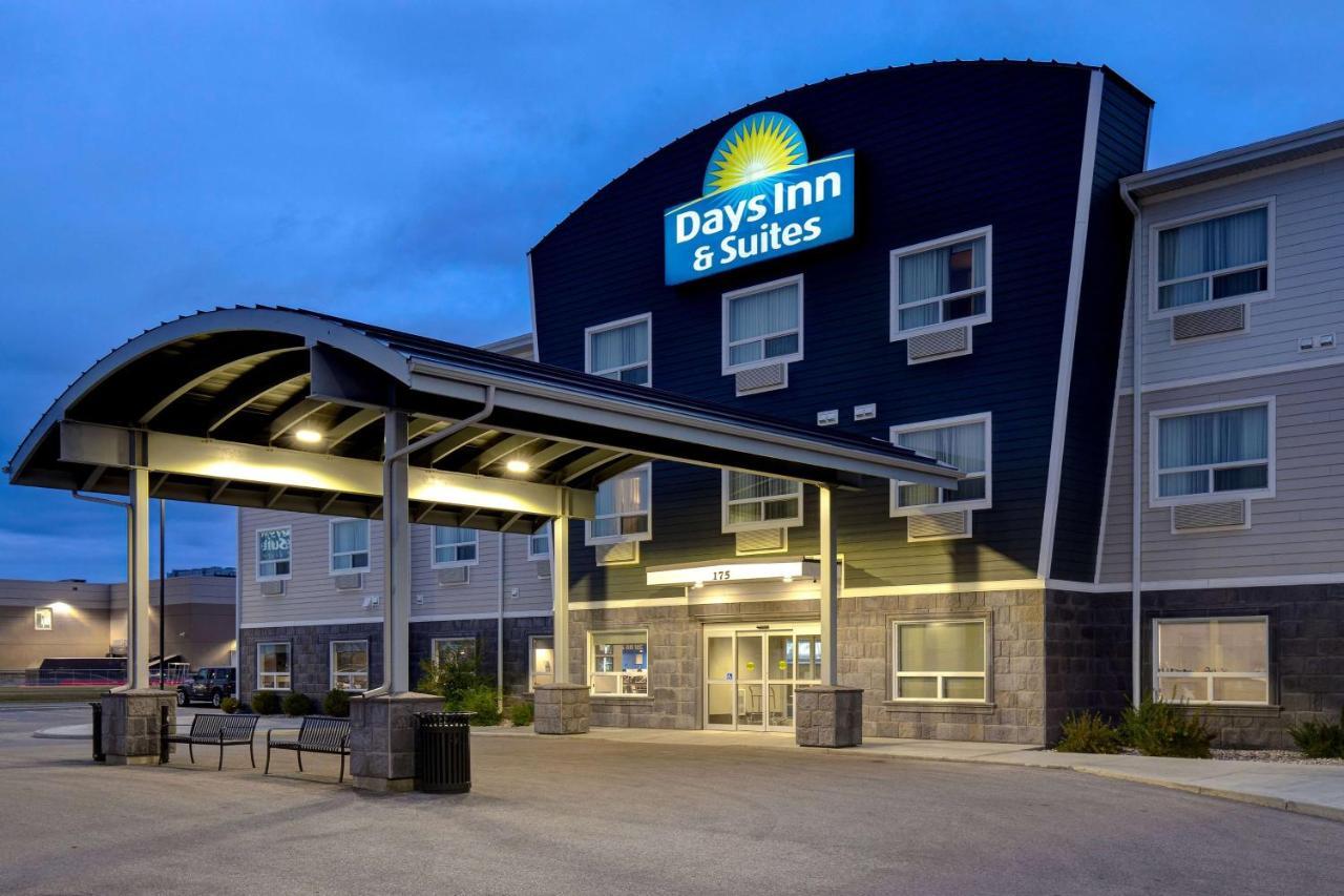 Days Inn & Suites By Wyndham Warman Eksteriør billede