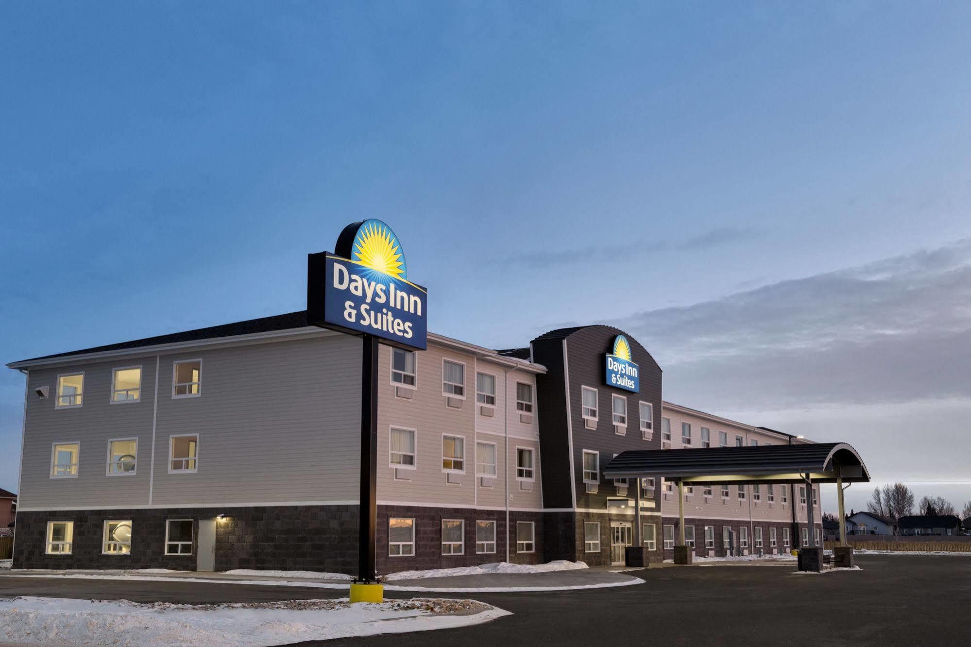 Days Inn & Suites By Wyndham Warman Eksteriør billede